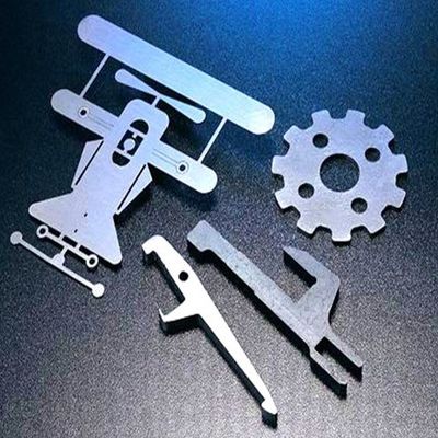OEM कस्टम उच्च गुणवत्ता वाले एल्यूमीनियम स्टेनलेस स्टील शीट धातु निर्माण लेजर कट धातु भागों और वेल्डिंग सेवाएं